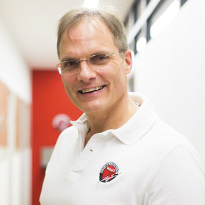 Dr. med. Frank Schade | Vechta Orthopäde Orthopädie Experte Praxis Arzt